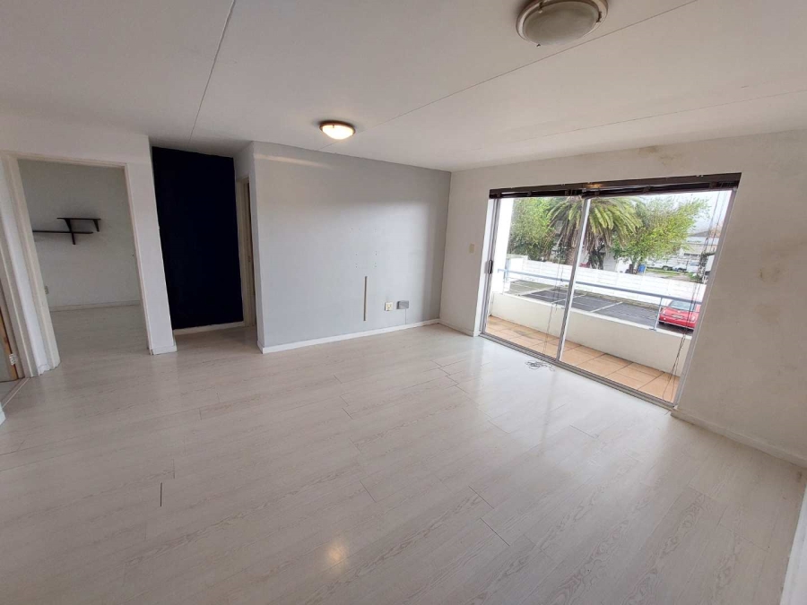 To Let 2 Bedroom Property for Rent in Lansdowne Western Cape